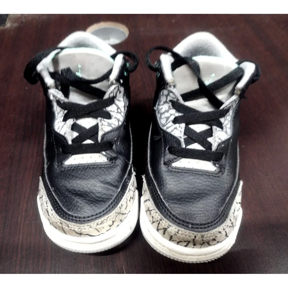 Nike Air Jordan 3 Retro Green Glow Black Wolf Grey DM0968031 Toddler Sneakers 8C
